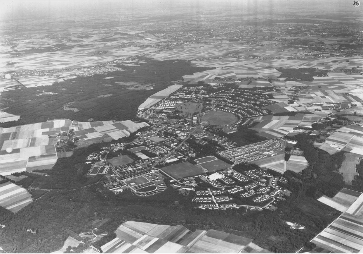 Luftaufnahme JHQ Schwarz-Weiss